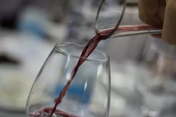 红酒为什么要醒酒？醒酒是什么意思？