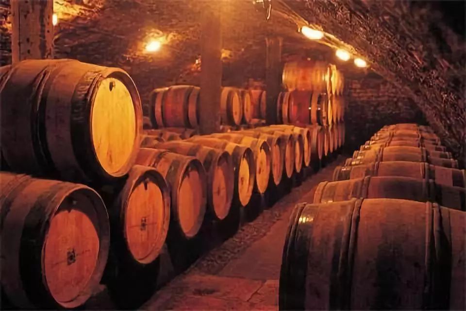 红酒知识 | 为什么要用橡木桶贮藏葡萄酒?-酒先生